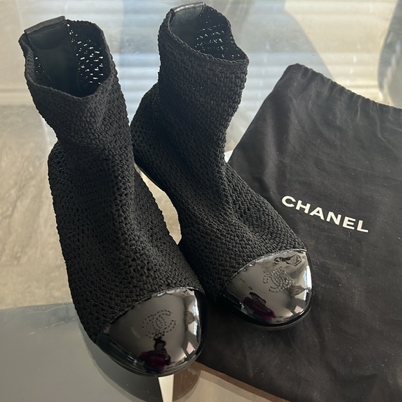 Rare CHANEL Crochet Patent Leather Cap Toe Sock Booties in Black, Size 35 - Picture 10 of 11